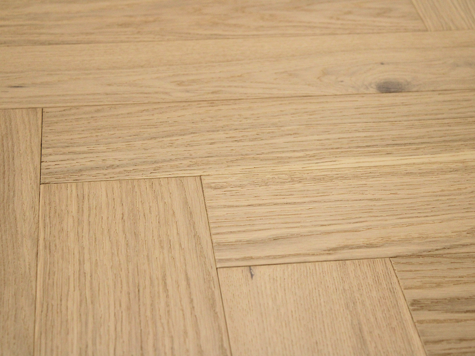 Provence III EUROPEAN OAK AUVARE HERRINGBONE
